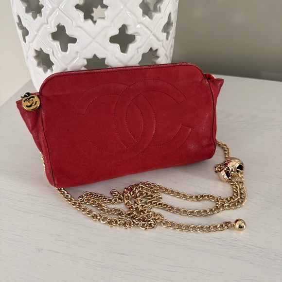 Chanel Vintage Red Lambskin CC Pouch - Picture 2 of 16